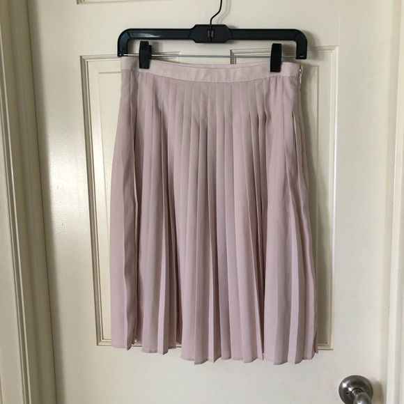 Ann Taylor Dresses & Skirts - Ann Taylor Pleated Pink Skirt